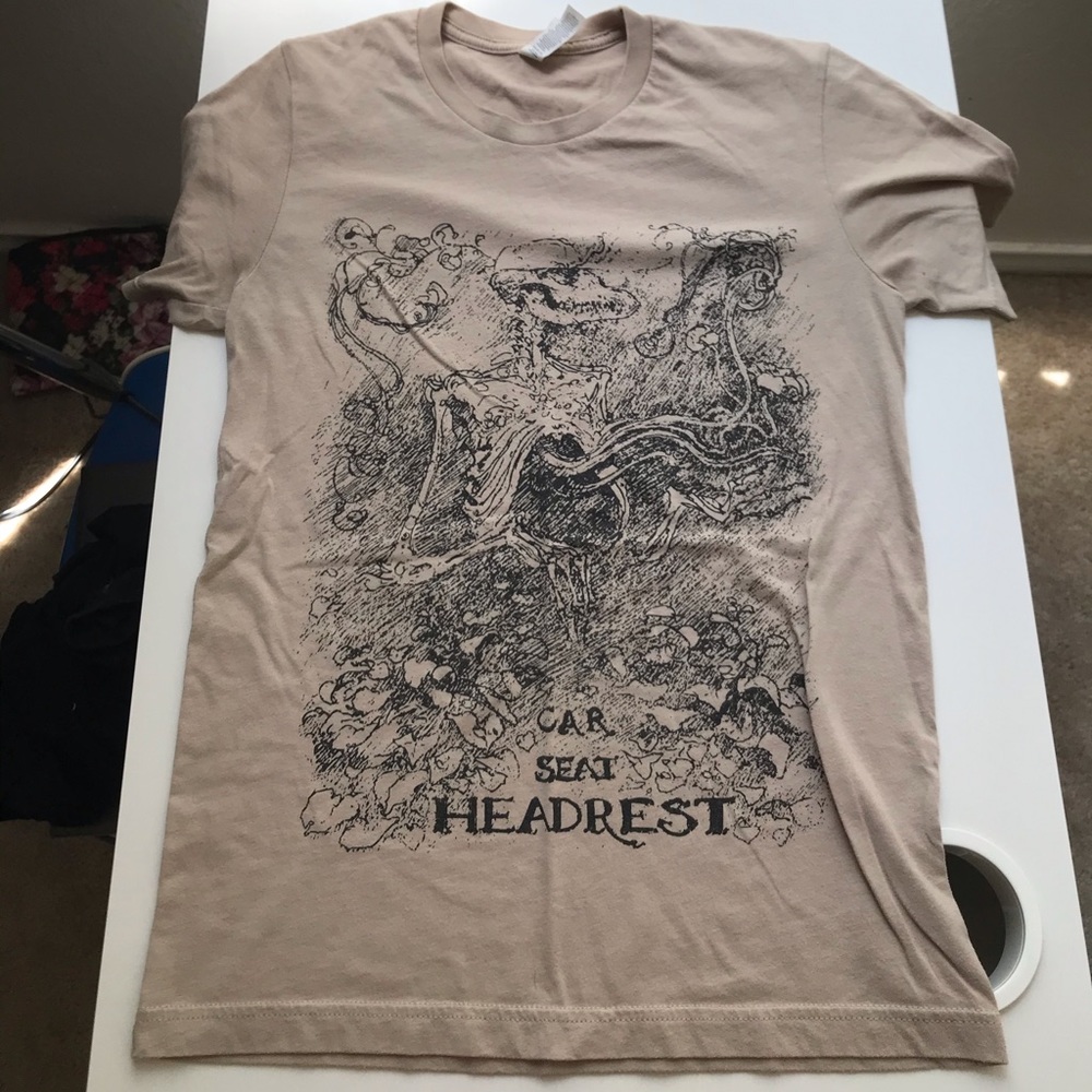 Car seat Headrest Tan band Shirt XS
